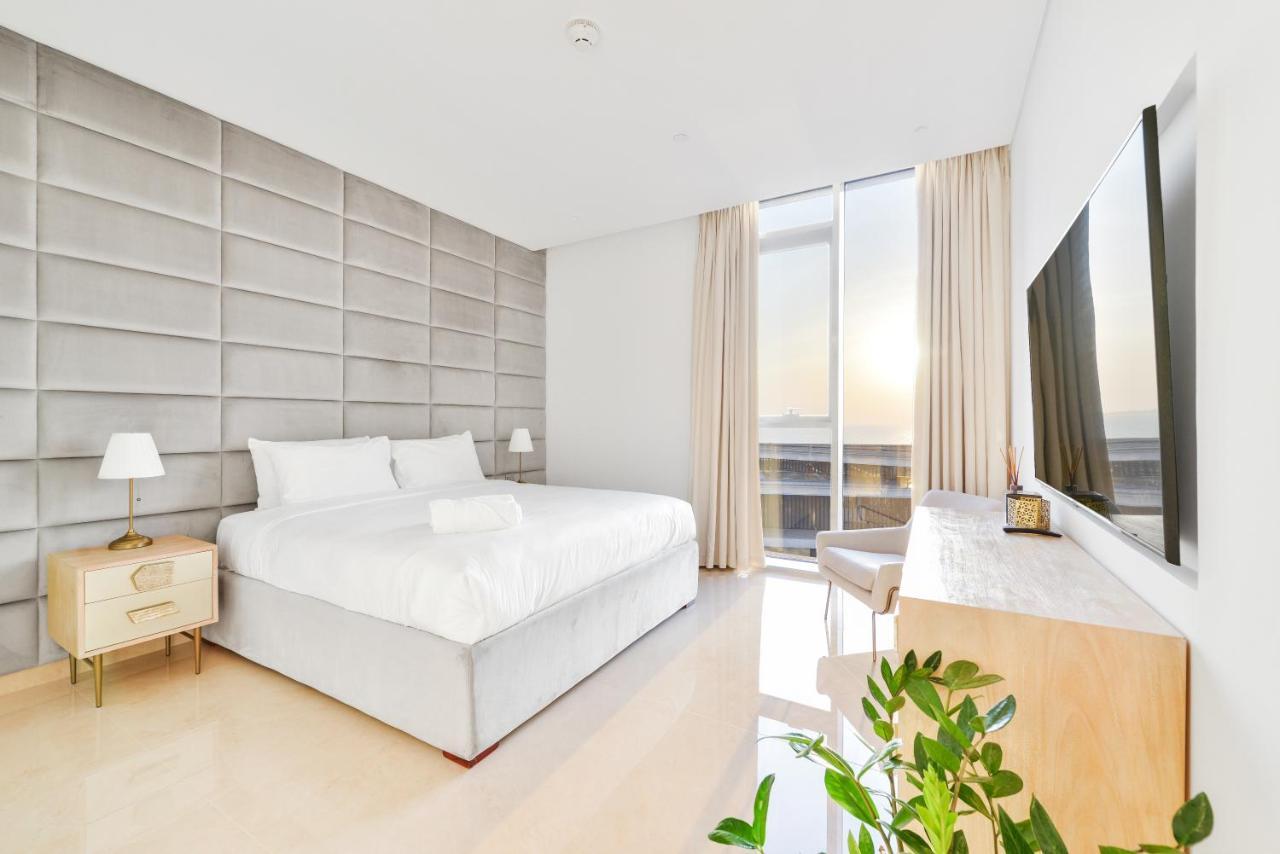 Posh 2 Bedroom Oceanfront Apt In The Heart Of Bluewaters Island Dubái Exterior foto
