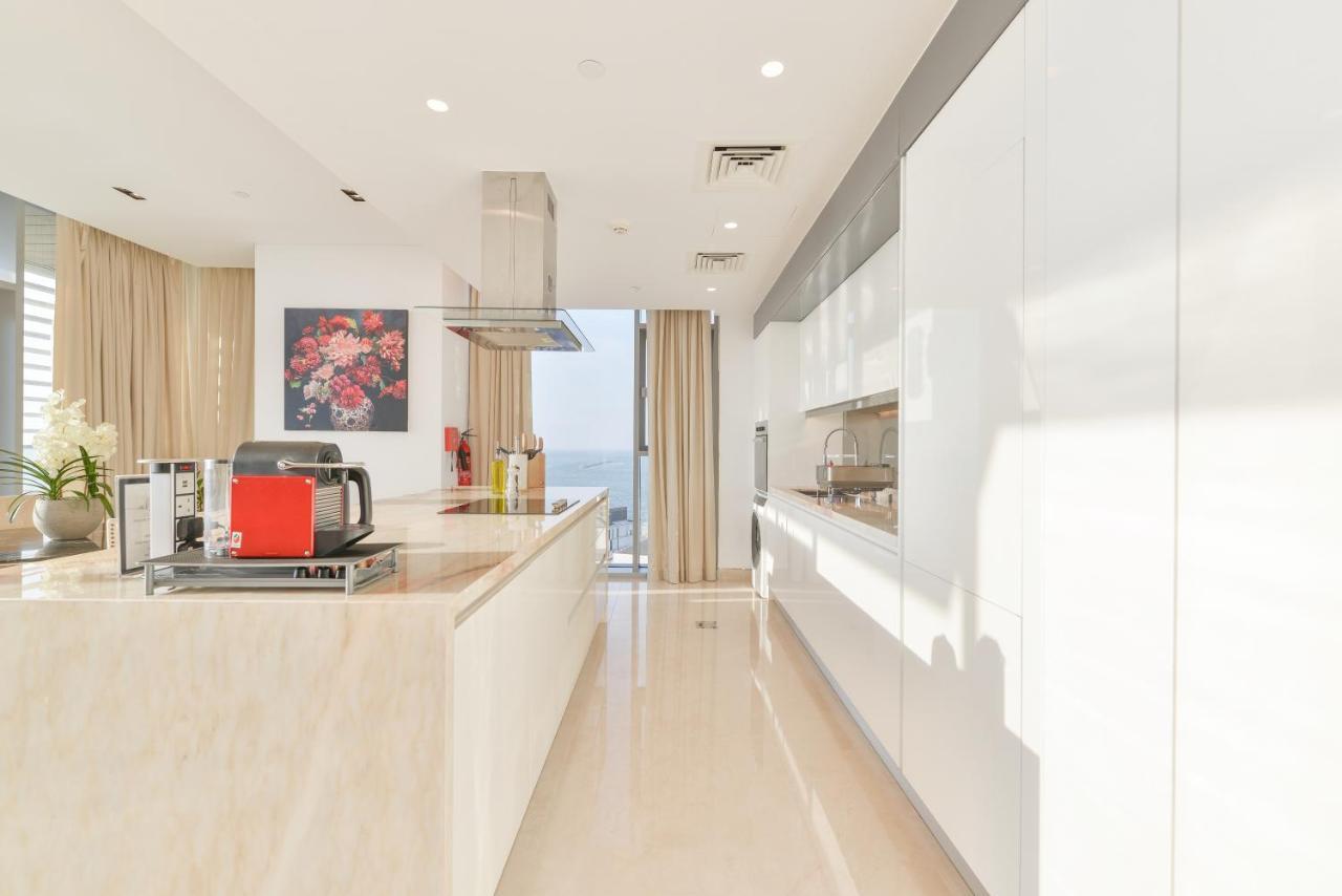 Posh 2 Bedroom Oceanfront Apt In The Heart Of Bluewaters Island Dubái Exterior foto