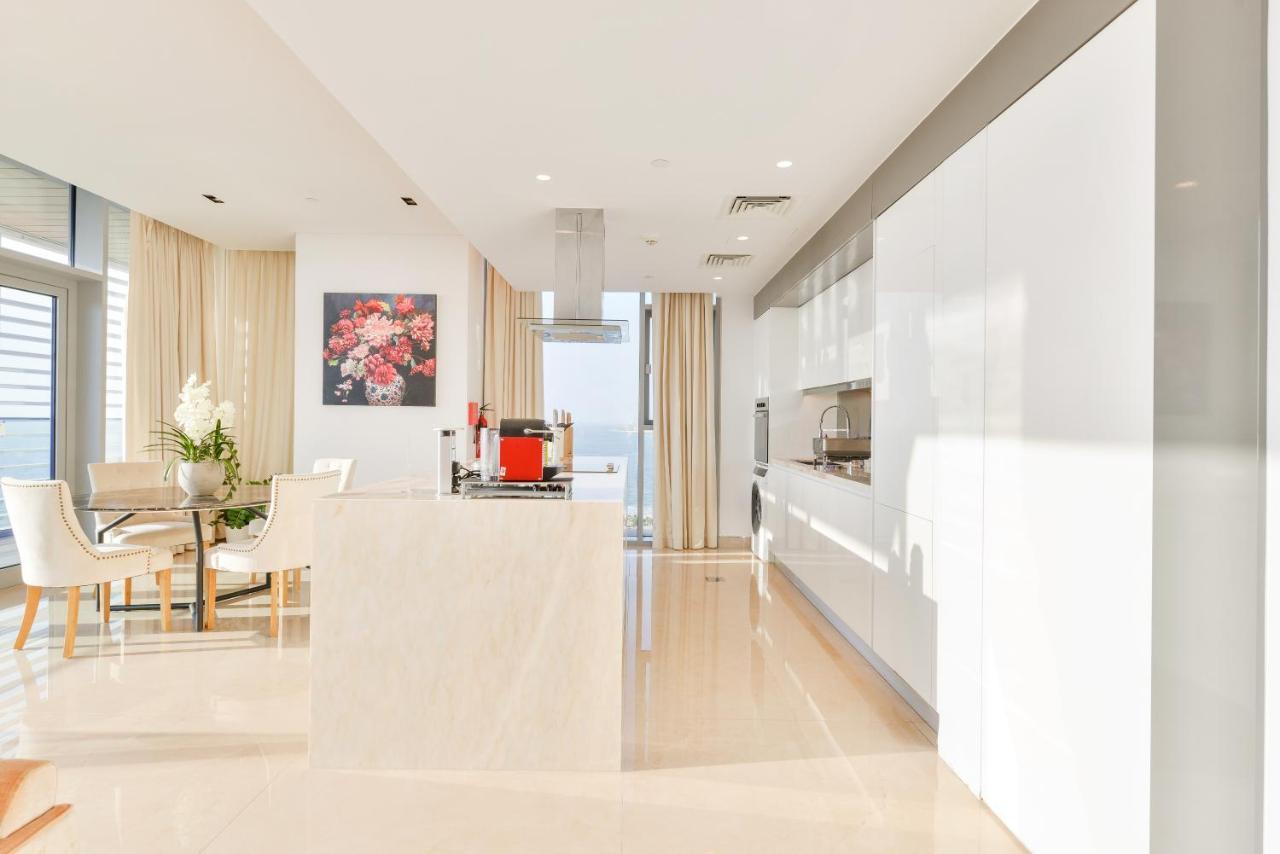 Posh 2 Bedroom Oceanfront Apt In The Heart Of Bluewaters Island Dubái Exterior foto